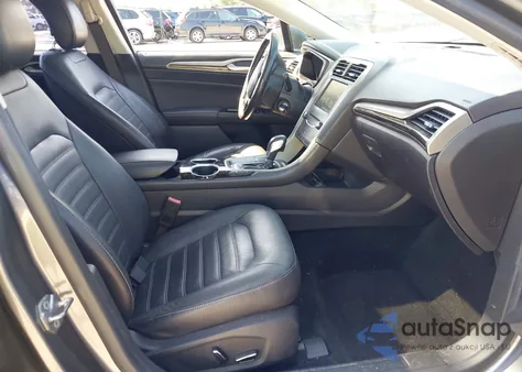 2013 Ford Fusion Energi Se Luxury z USA, uszkodzony, nr VIN 3FA6P0PUXDR308867